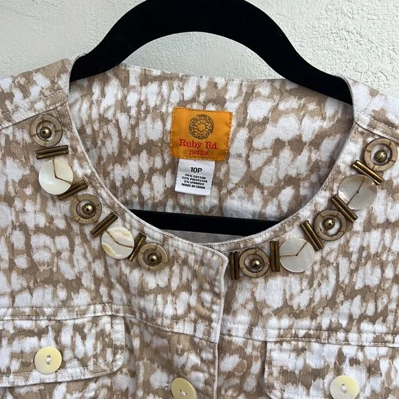 Ruby Rd Women's Gold Studded Short Jacket Size 10P - Picture 3 of 8